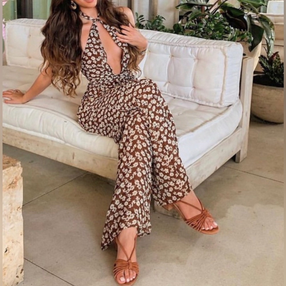 🌻2X HP🌻Urban Outfitters XS Inge Chiffon Plunging Tiered Ruffle Jumpsuit - NWOT